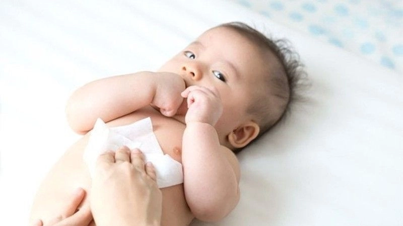 Mẹo dân gian chữa đầy hơi cho trẻ sơ sinh an toàn