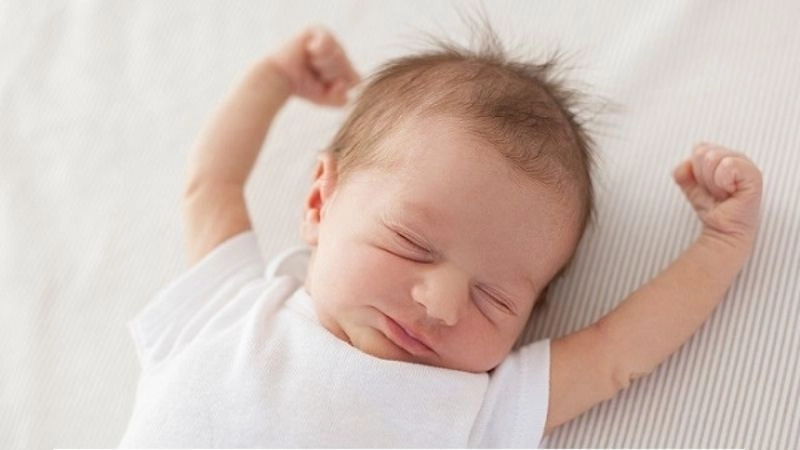 Nguyên nhân khiến trẻ bị vặn mình do thiếu chất
