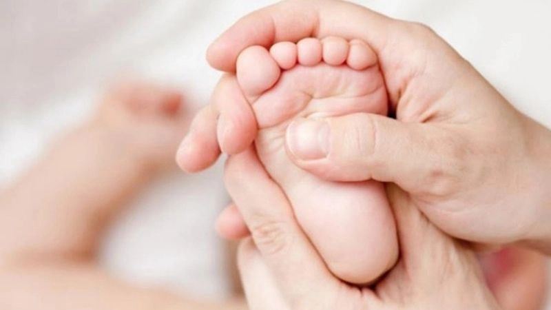 Mẹo dân gian chữa nghẹt mũi cho trẻ sơ sinh an toàn