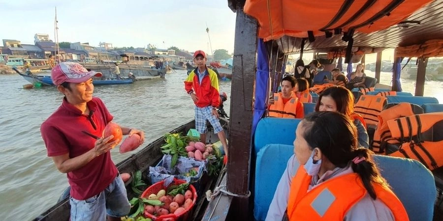 Tầm quan trọng của chợ nổi Cái Răng trong văn hóa miền Tây