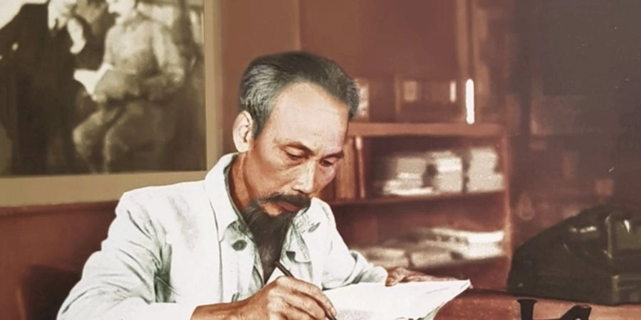 Di sản và tư tưởng Hồ Chí Minh
