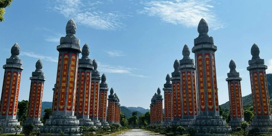 Các địa điểm tham quan tại Chùa Tam Chúc