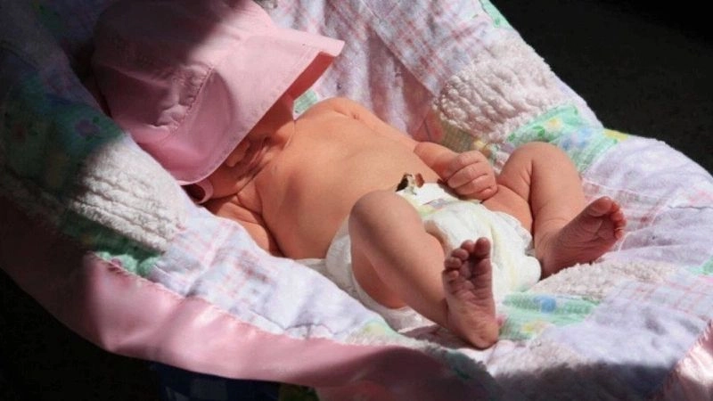 Mẹo dân gian chữa vặn mình cho trẻ sơ sinh an toàn