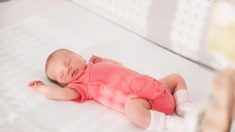 Mẹo dân gian trị vặn mình ở trẻ sơ sinh hiệu quả