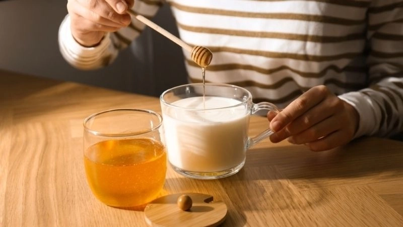 Mẹo dân gian chữa nứt gót chân an toàn không gây kích ứng