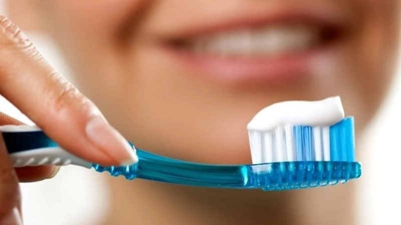Đừng hoảng loạn nếu vô tình nuốt phải kem đánh răng