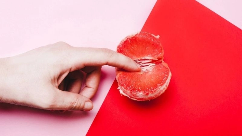 Tự sướng (Thủ dâm) là hành động sử dụng ngón tay để tự kích thích bộ phận sinh dục