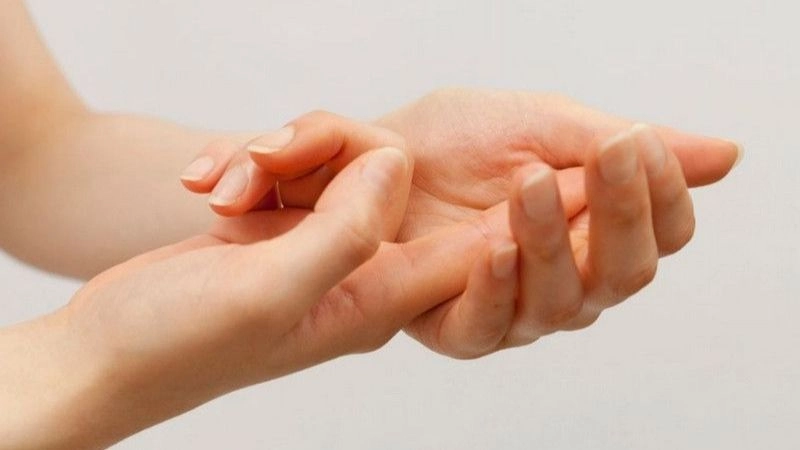 Quan hệ tình dục bằng tay là gì cần hiểu rõ