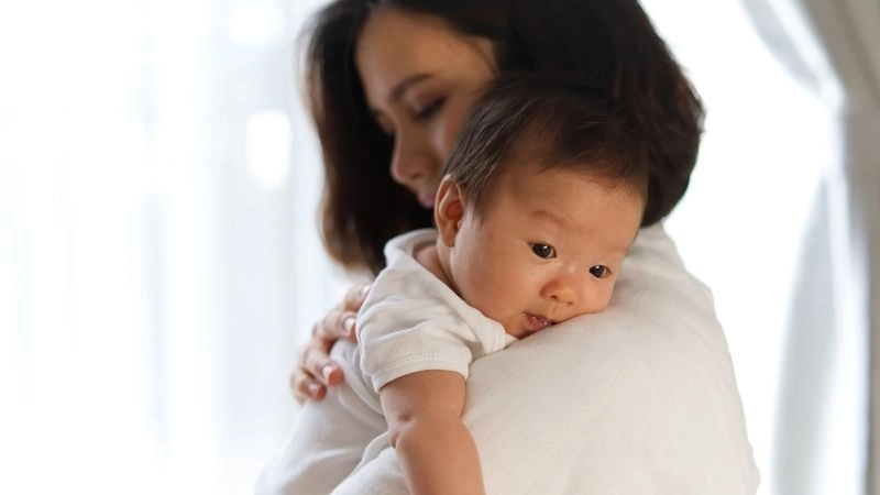 Làm gì khi em bé bị nấc cụt liên tục không dứt