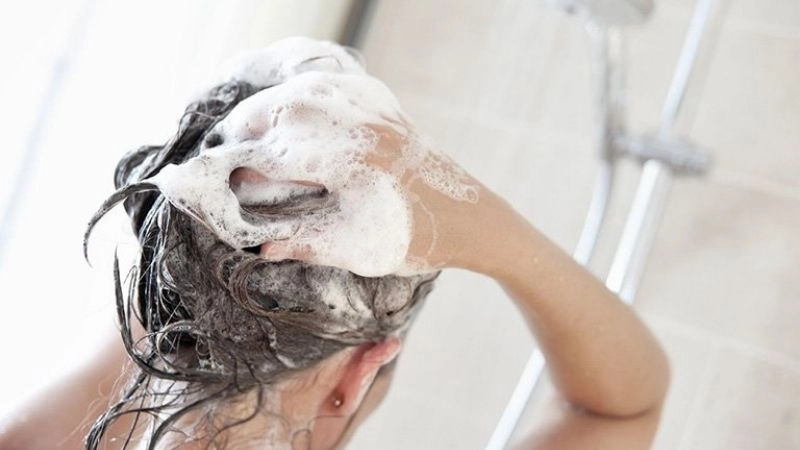 gội đầu còn giúp chúng ta loại trừ được các tác nhân gây bệnh và các loại ký sinh trùng