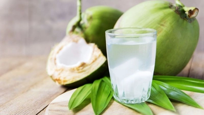 Nước dừa có hàm lượng kali cao, khi uống quá mức, kali trong máu có thể tăng đột ngột