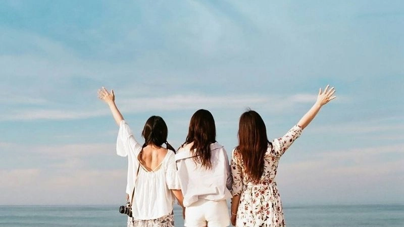 Chụp ảnh 3 người trong văn hóa phương Đông thường được coi là không may mắn.