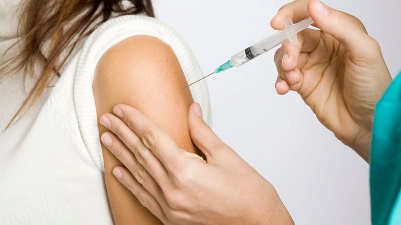 Có cần tiêm phòng uốn ván khi giẫm phải đinh không