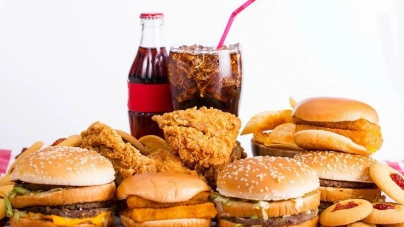 Đồ ăn nhanh là nguy cơ tiềm ẩn cho sức khỏe 