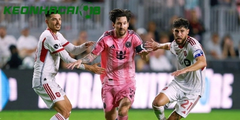 Mỗi bàn thắng trong top bàn thắng đẹp 2025 đều khiến khán giả ngỡ ngàng