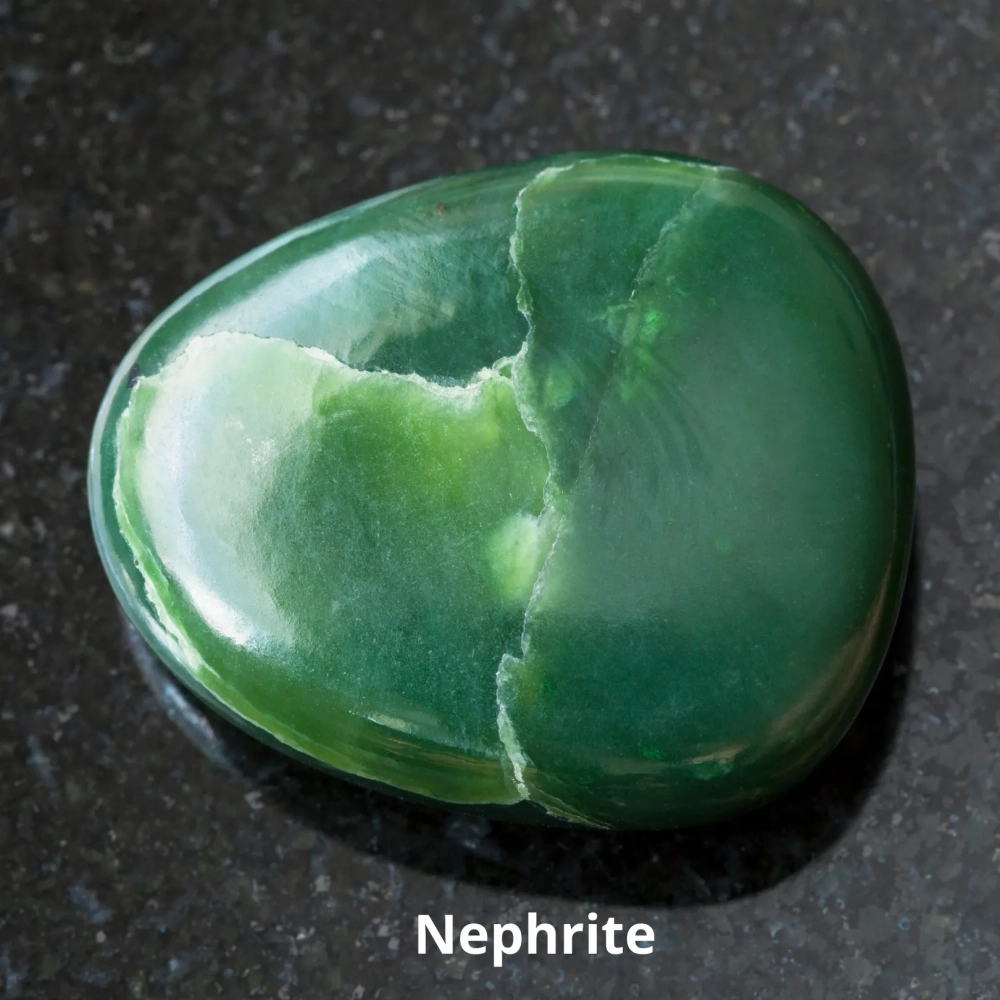 Ngọc Cẩm Thạch lên nước sáng bóng sau thời gian dài sử dụng