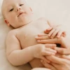 Mẹo dân gian chữa đầy hơi cho trẻ sơ sinh an toàn và hiệu quả tại nhà
