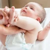 Phân biệt màu phân của trẻ: Hướng dẫn chi tiết từ chuyên gia