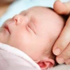 Trẻ Sơ Sinh Bị Méo Đầu Lớn Có Hết Không? Chuyên Gia Giải Đáp Chi Tiết