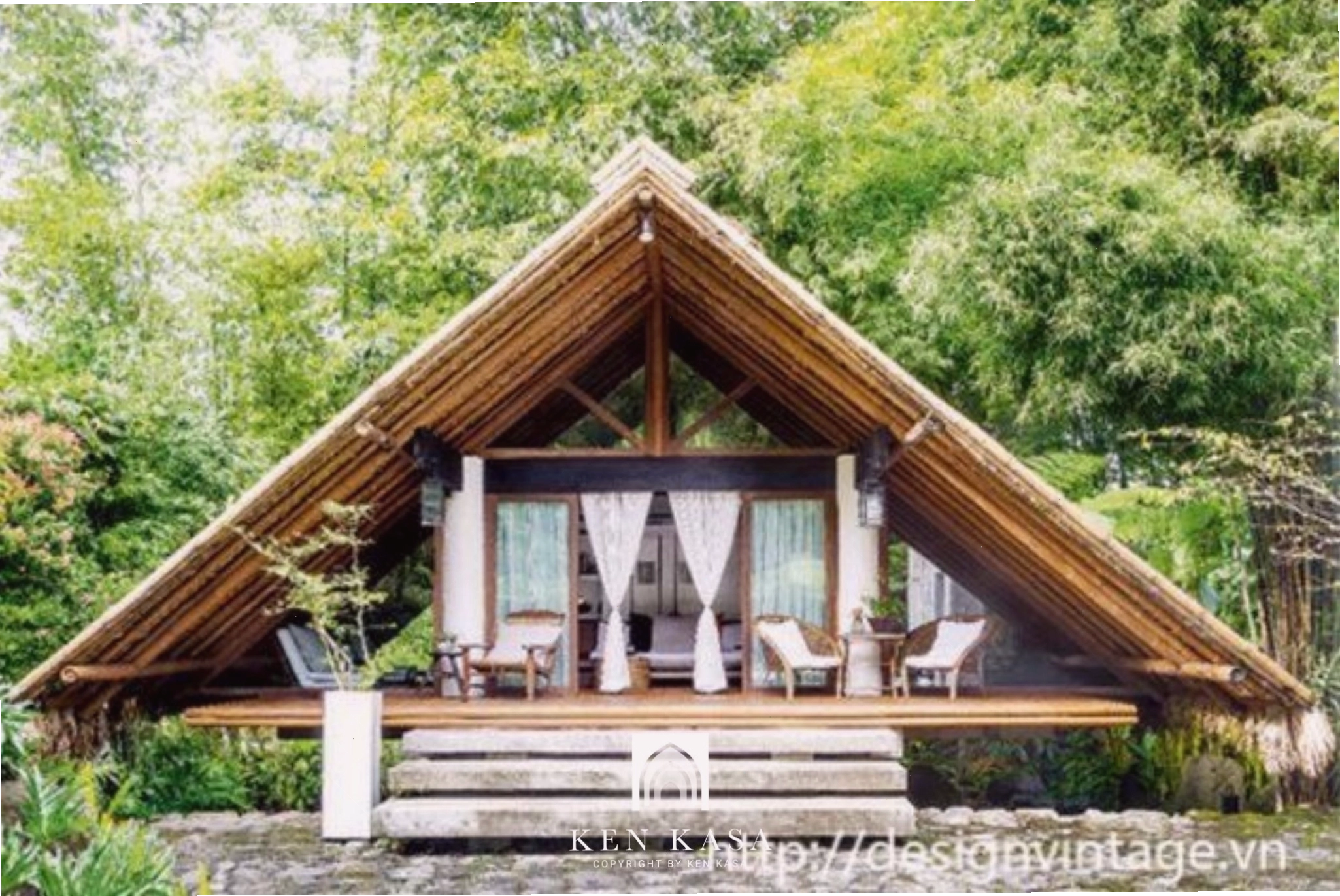 Ánh sáng tự nhiên trong không gian phòng khách của hostel
