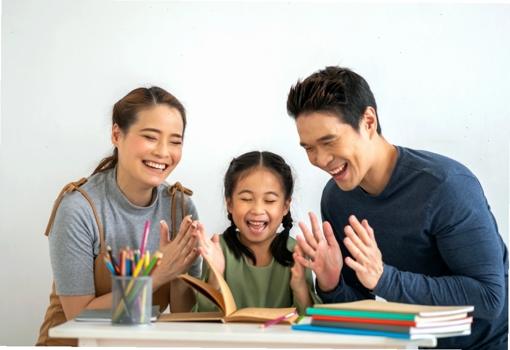 Ba mẹ cùng bé sáng tạo đồng dao