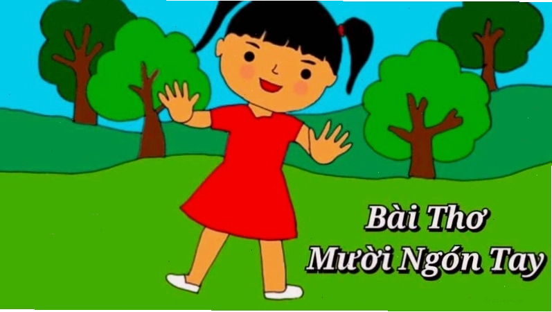 Bé chăm chú nhìn vào mười ngón tay mình