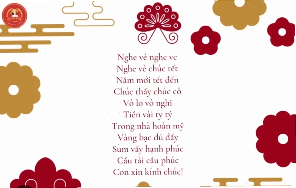 Bé đang biểu diễn bài đồng dao