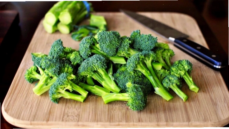 Bông cải xanh giàu vitamin K và Canxi tốt cho xương