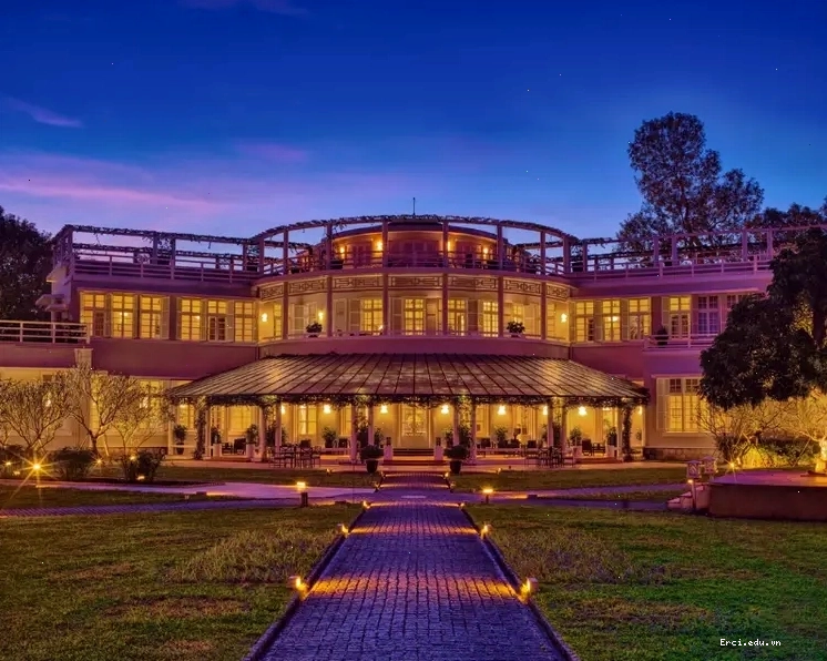 Bữa sáng được phục vụ chu đáo tại boutique hotel