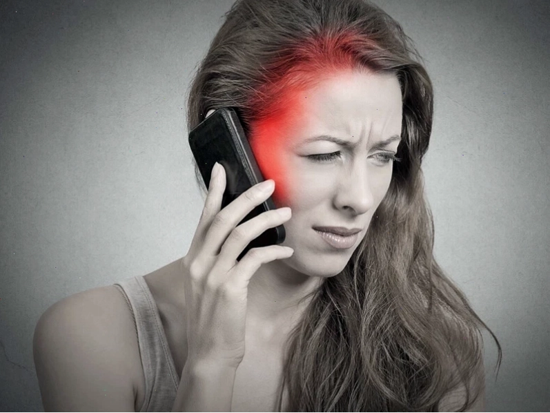 Bức xạ điện thoại có thể ảnh hưởng xấu lên não và mắt