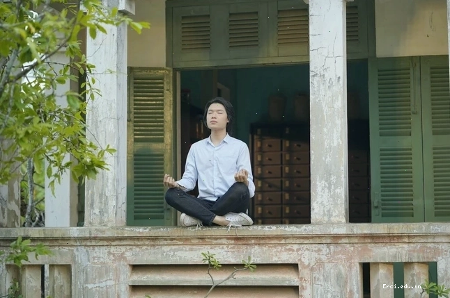 Các em nhỏ vui chơi cùng nhau
