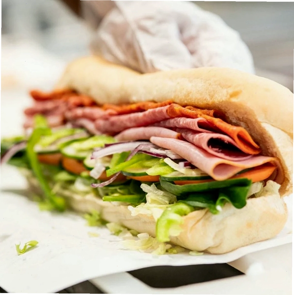 Cận cảnh đường hầm tàu điện ngầm Subway