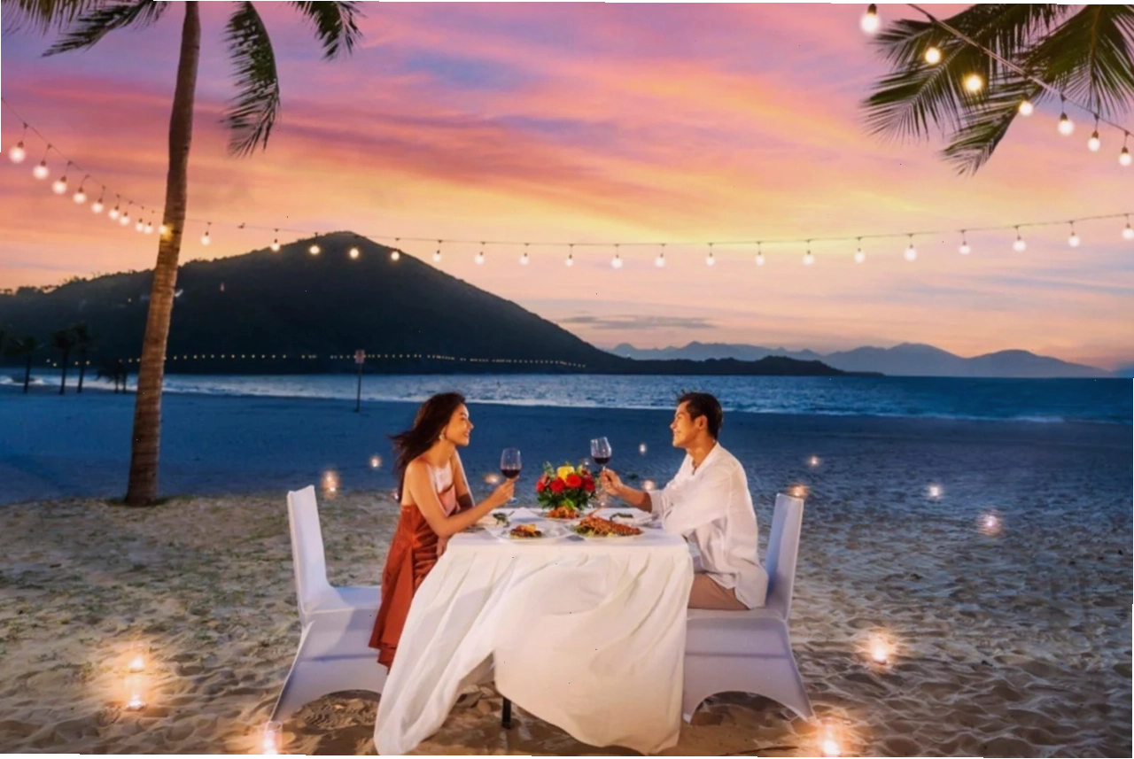 Cặp đôi cùng nhau chơi thể thao ngoài trời