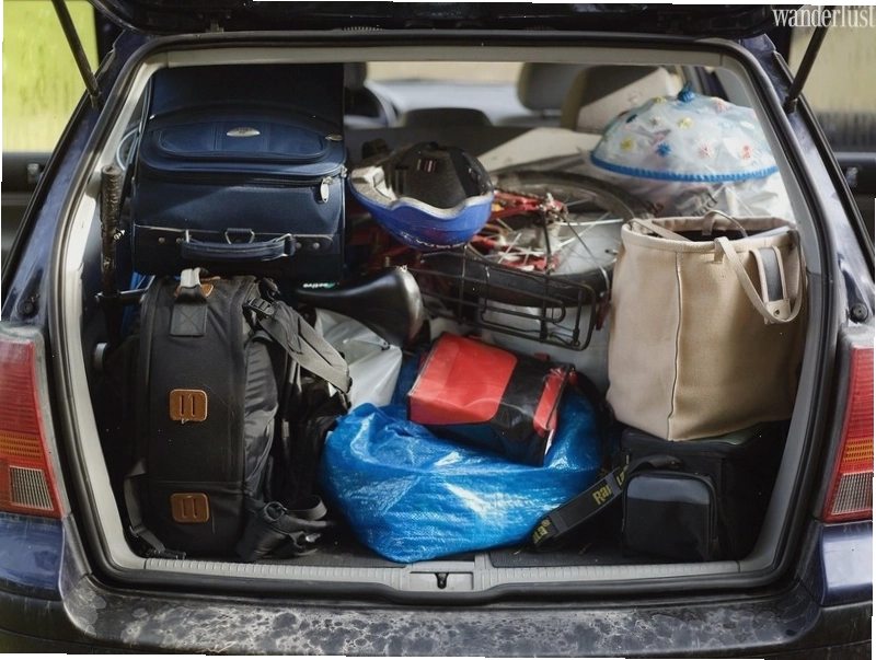 Cặp đôi tận hưởng không khí road trip
