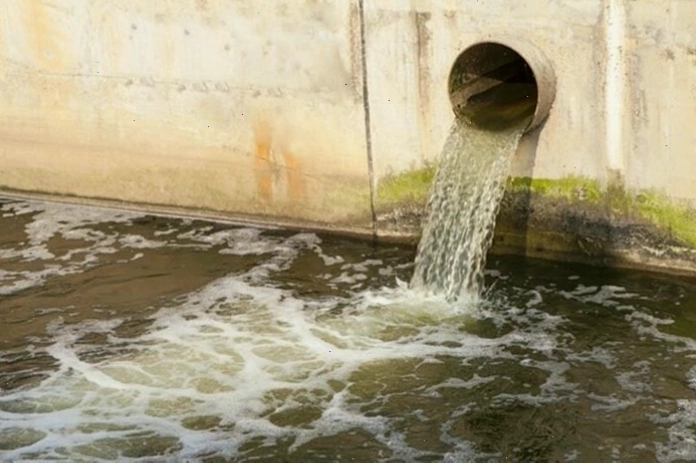 Chất thải công nghiệp làm ô nhiễm nguồn nước gây hại cho sức khỏe