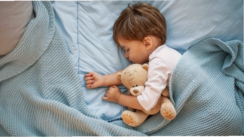 Chế độ dinh dưỡng cân bằng giúp tăng cường sức đề kháng cho trẻ