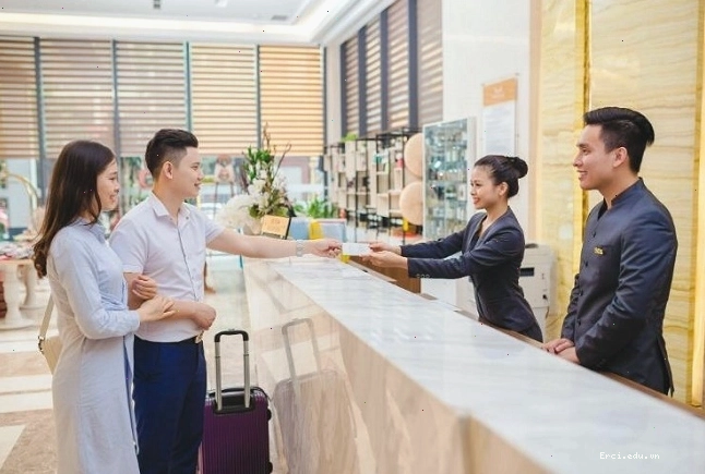 Check-in là hành động xác nhận sự có mặt tại một địa điểm hoặc hoàn tất thủ tục.