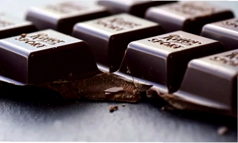 Chocolate đen giúp hỗ trợ giảm huyết áp