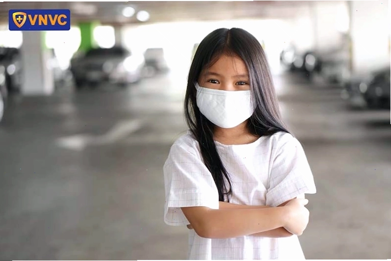 Đeo khẩu trang nơi công cộng