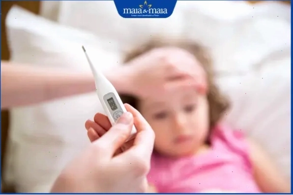 Đo nhiệt độ cho trẻ thường xuyên