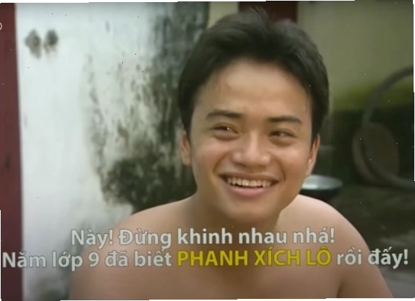 Du khách thích thú khi trải nghiệm đi xích lô