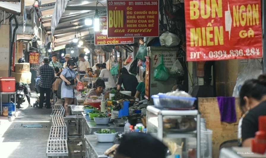 Food tour Hà Nội khám phá ẩm thực đường phố