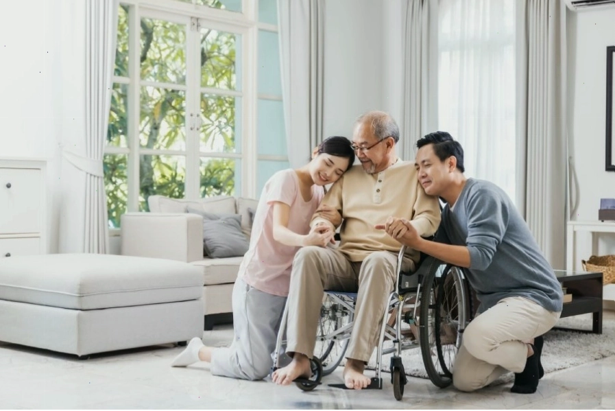 Gia đình hạnh phúc bên nhau thể hiện sự an tâm tài chính