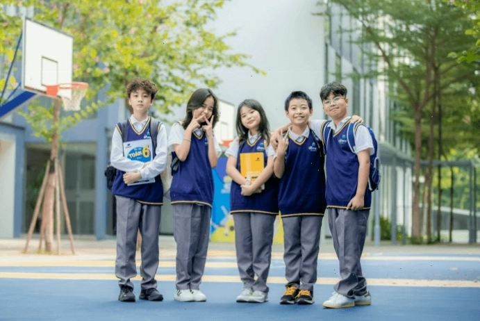 Hình ảnh các em học sinh tham gia hoạt động ngoại khóa sôi nổi tại trường