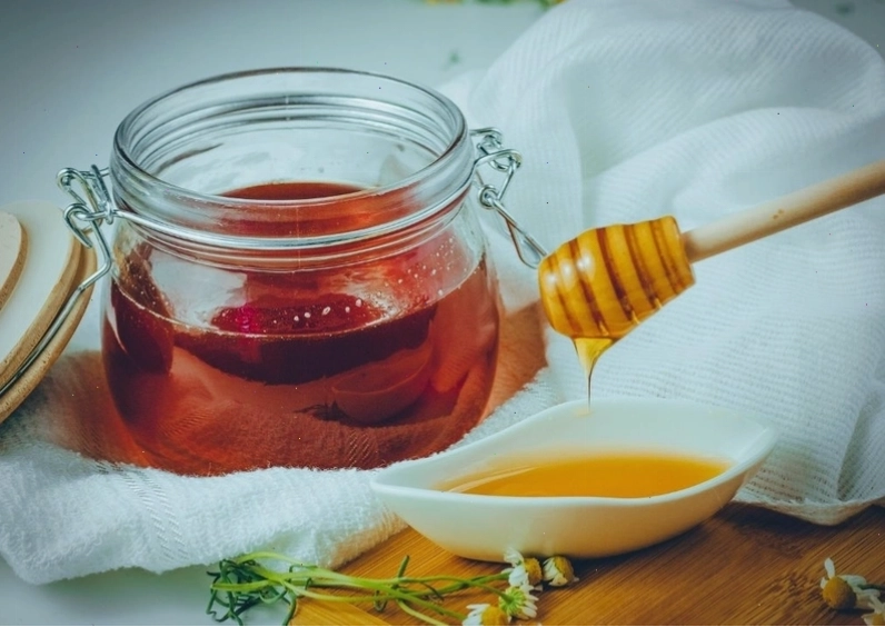 Hình ảnh minh họa cách sử dụng mật ong an toàn