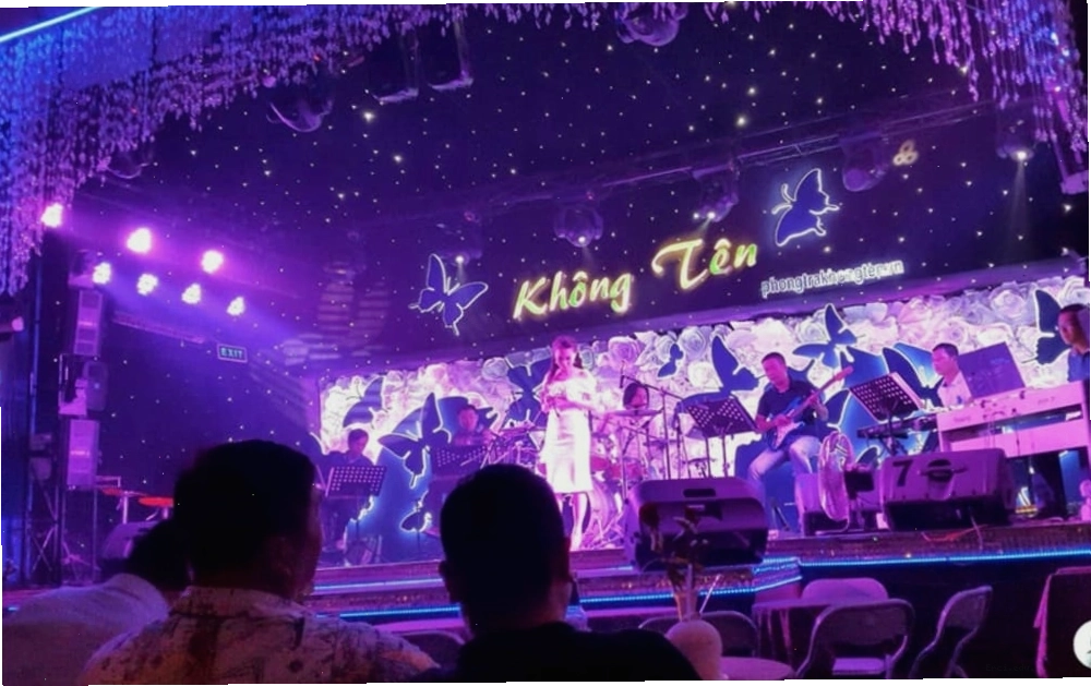 Không gian cổ điển tại Phòng trà Không Tên, một trong những phòng trà lâu đời tại Quận 1