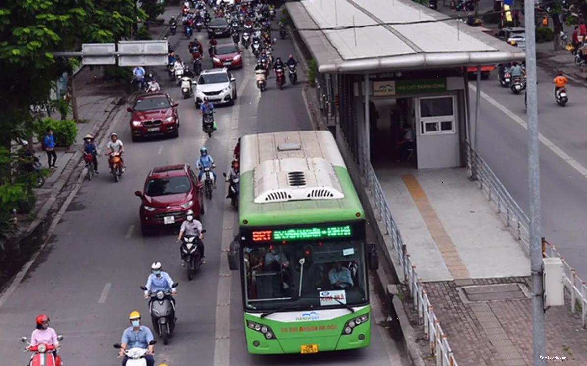 Lỗi đi vào làn BRT bị phạt bao nhiêu tiền năm 2025
