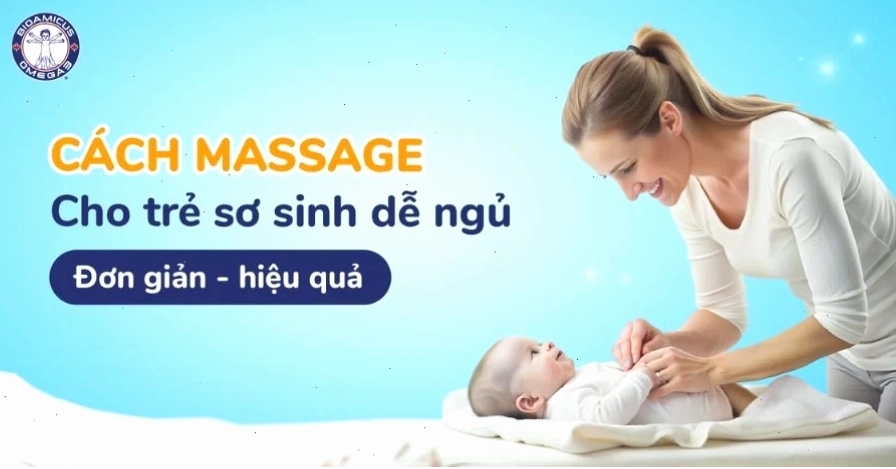 Massage nhẹ nhàng cho bé giúp bé thư giãn và dễ ngủ hơn