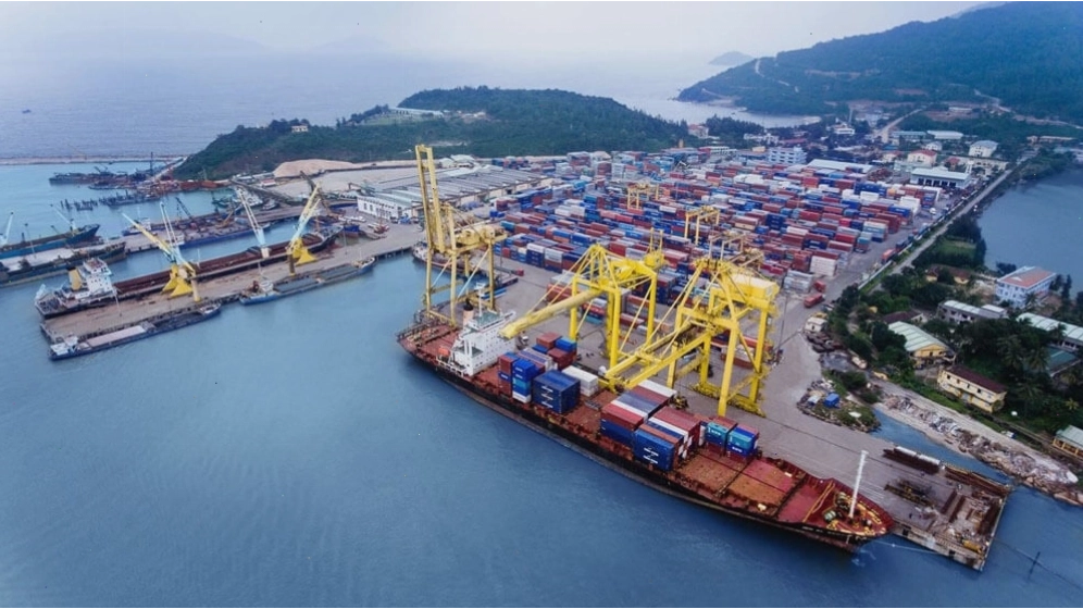 Minh họa tàu thuyền quá cảnh trên biển