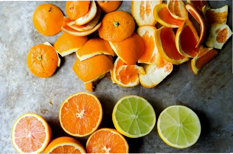 Ngậm vỏ cam quýt giúp làm mềm xương cá